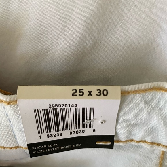 Levi Jeans - Picture 4 of 5